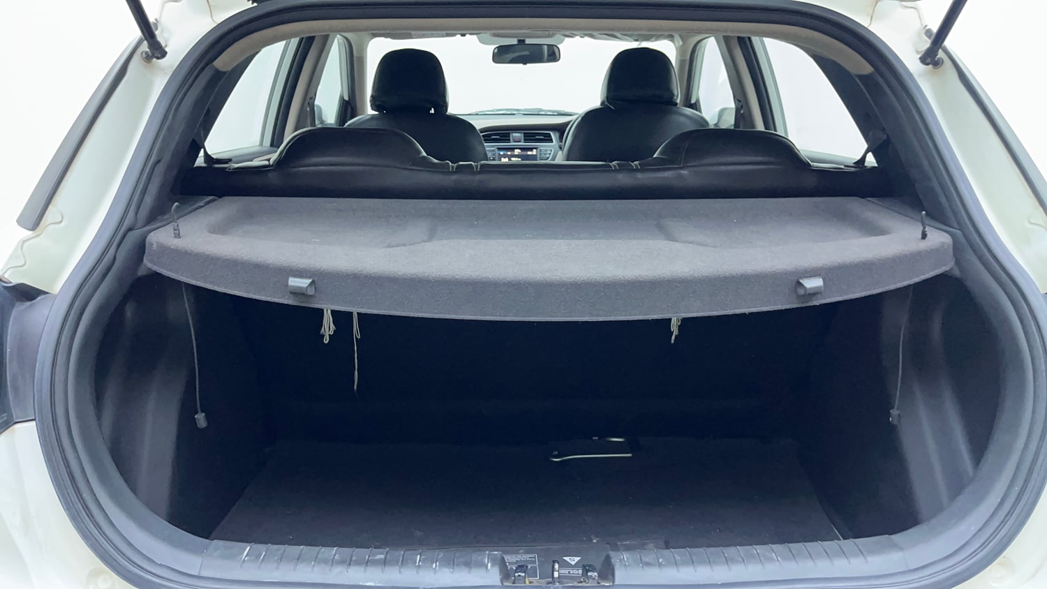 Used 2018 Hyundai Elite i20 Asta 1.2 AT Petrol Automatic interior DICKY INSIDE VIEW