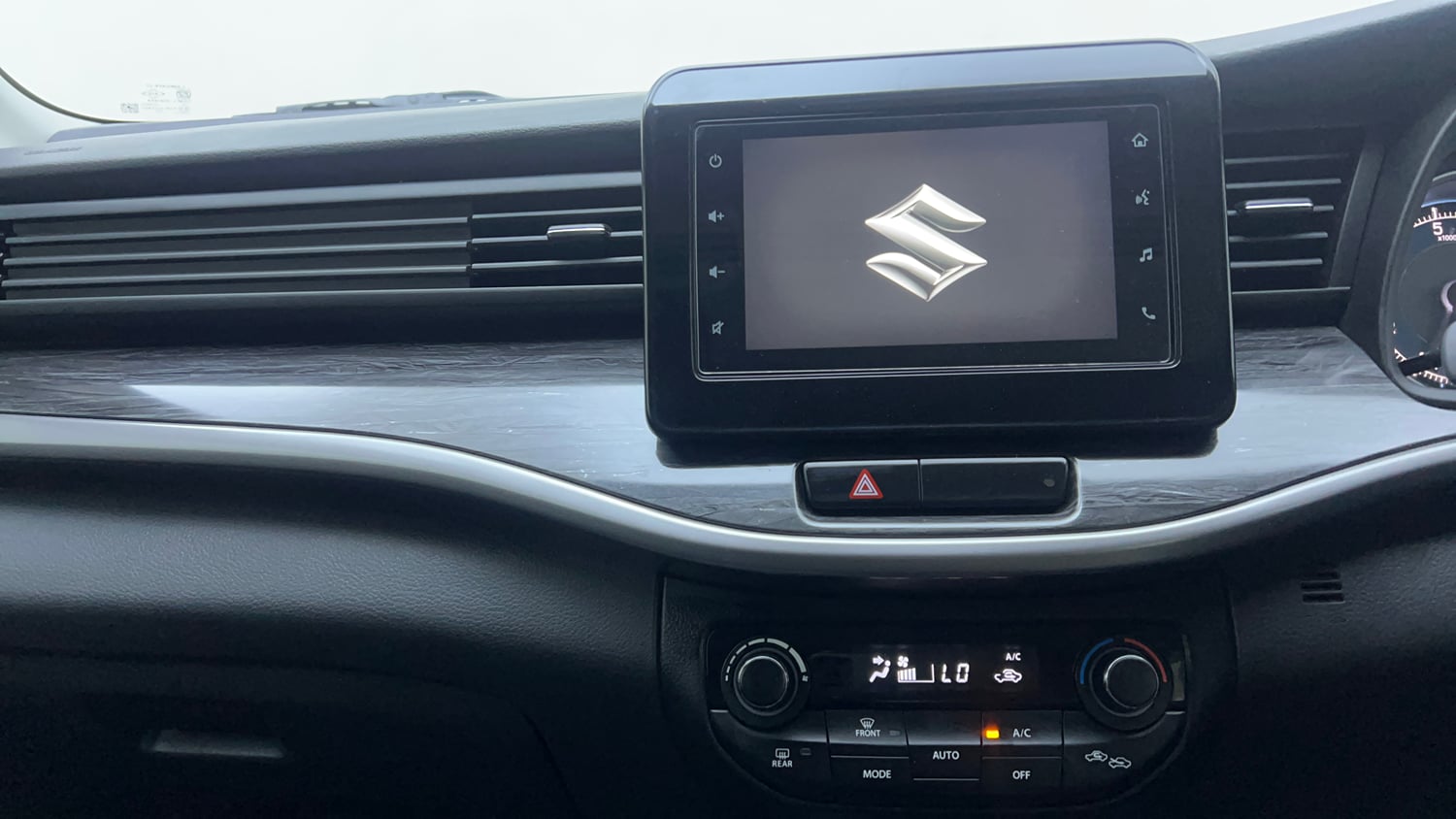 Used 2023 Maruti Suzuki XL6 Alpha AT Petrol Petrol Automatic interior MUSIC SYSTEM & AC CONTROL VIEW