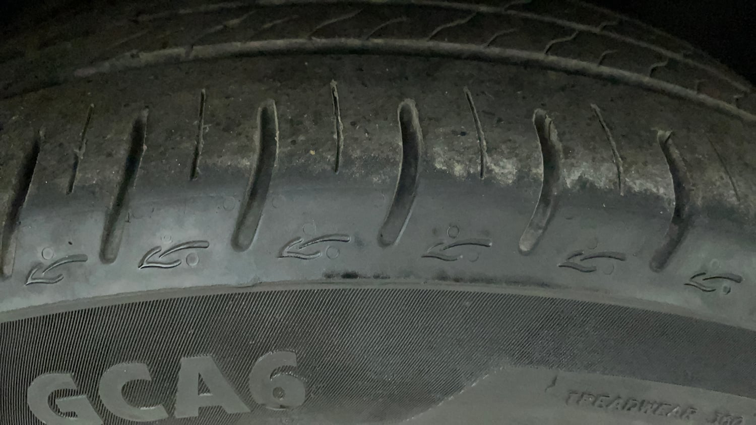 Used 2023 Tata Altroz XZ Plus (S) Petrol Manual tyres RIGHT FRONT TYRE TREAD VIEW