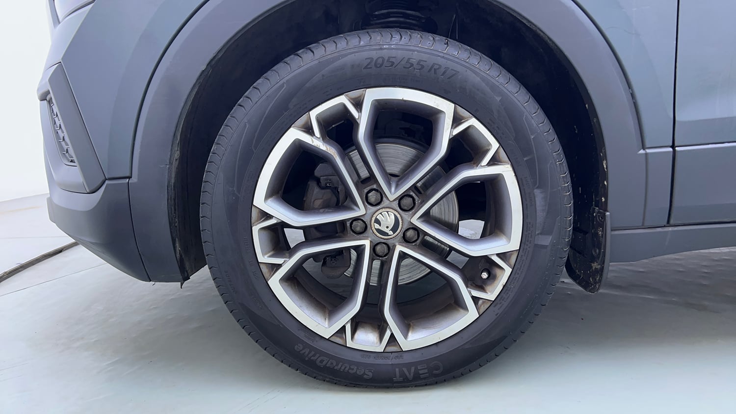 Used 2021 Skoda Kushaq Style 1.0L TSI AT Petrol Automatic tyres LEFT FRONT TYRE RIM VIEW