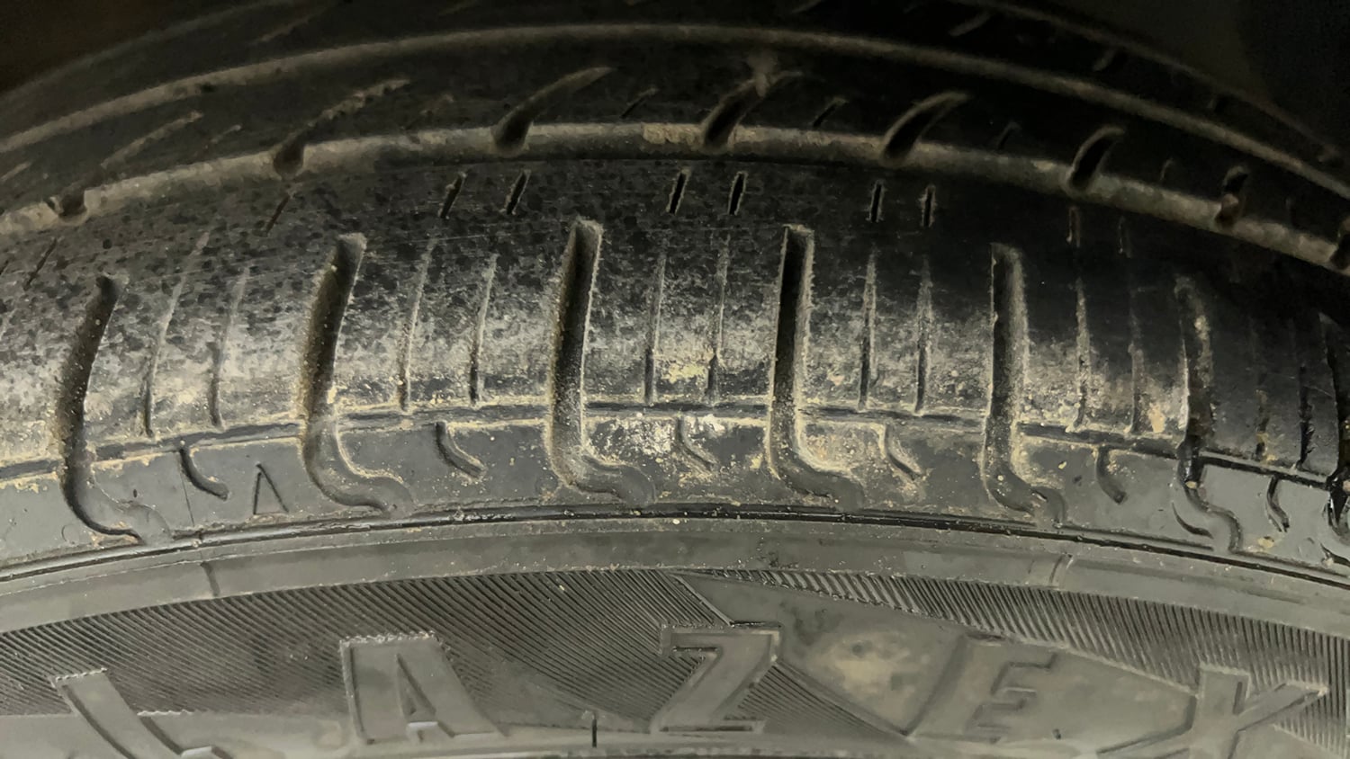 Used 2020 Renault Kwid RXT 1.0 Opt Petrol Manual tyres RIGHT FRONT TYRE TREAD VIEW