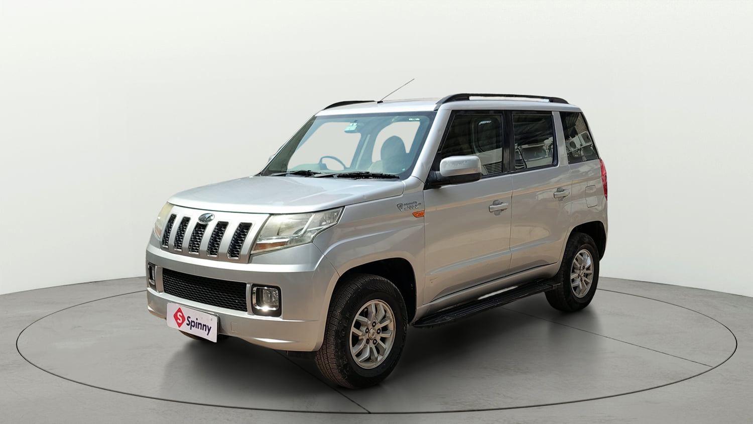 Used 2017 Mahindra TUV300 T8 mHAWK100 Diesel Manual exterior LEFT FRONT CORNER VIEW