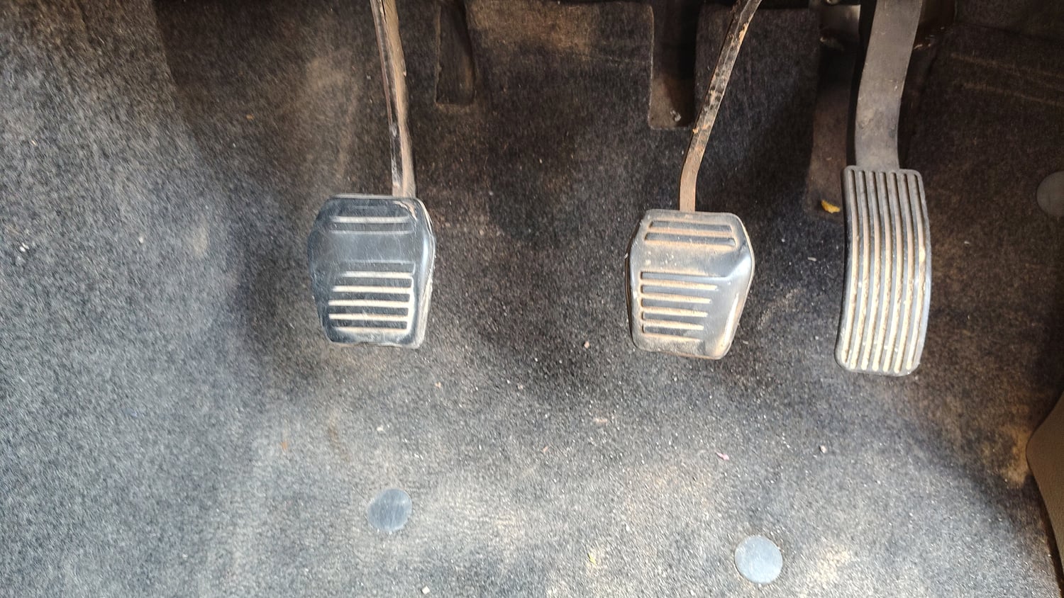 Used 2017 Mahindra TUV300 T8 mHAWK100 Diesel Manual interior PEDALS VIEW