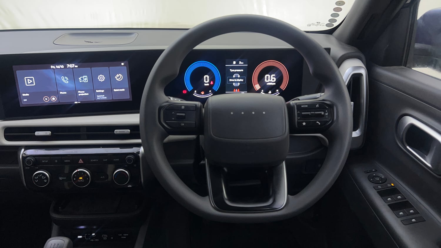 Used 2026 Hyundai Venue 1.2 Kappa Petrol MT HX 5+ Petrol Manual interior STEERING VIEW