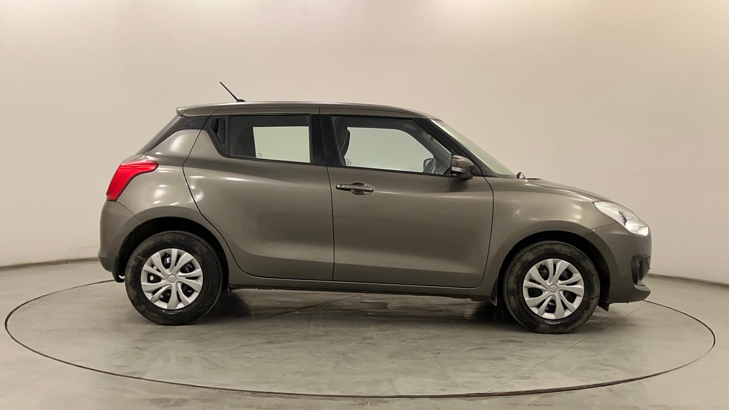 Used 2020 Maruti Suzuki Swift VXi AMT Petrol Automatic exterior RIGHT SIDE VIEW