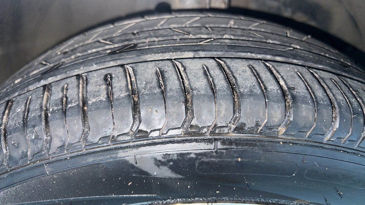 Used 2020 Maruti Suzuki Baleno Zeta Automatic Petrol Automatic tyres RIGHT FRONT TYRE TREAD VIEW
