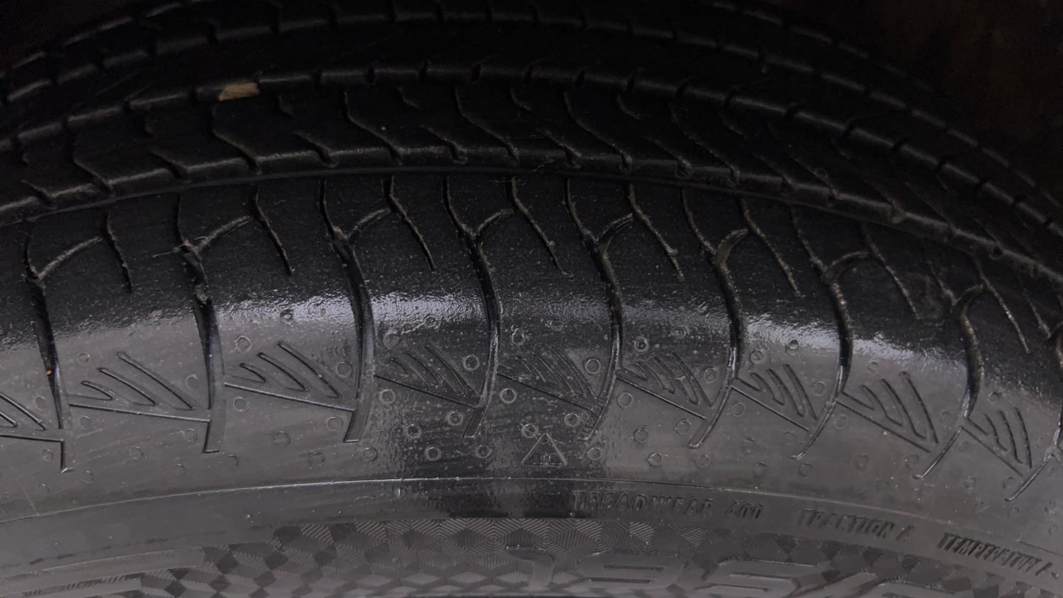 Used 2026 Hyundai Venue 1.2 Kappa Petrol MT HX 5+ Petrol Manual tyres LEFT FRONT TYRE TREAD VIEW
