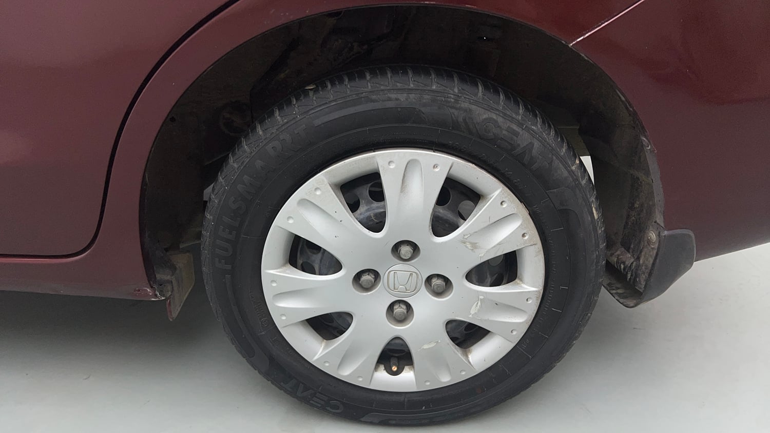 Used 2014 Honda Amaze 1.2 S i-VTEC Petrol Manual tyres LEFT REAR TYRE RIM VIEW