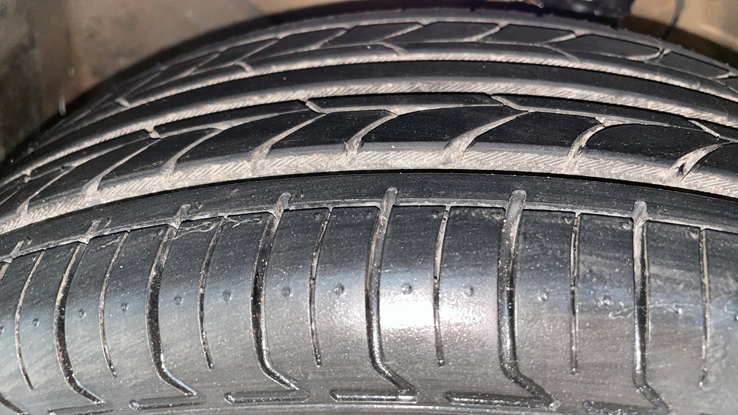 Used 2014 Honda Mobilio V Petrol Petrol Manual tyres LEFT FRONT TYRE TREAD VIEW