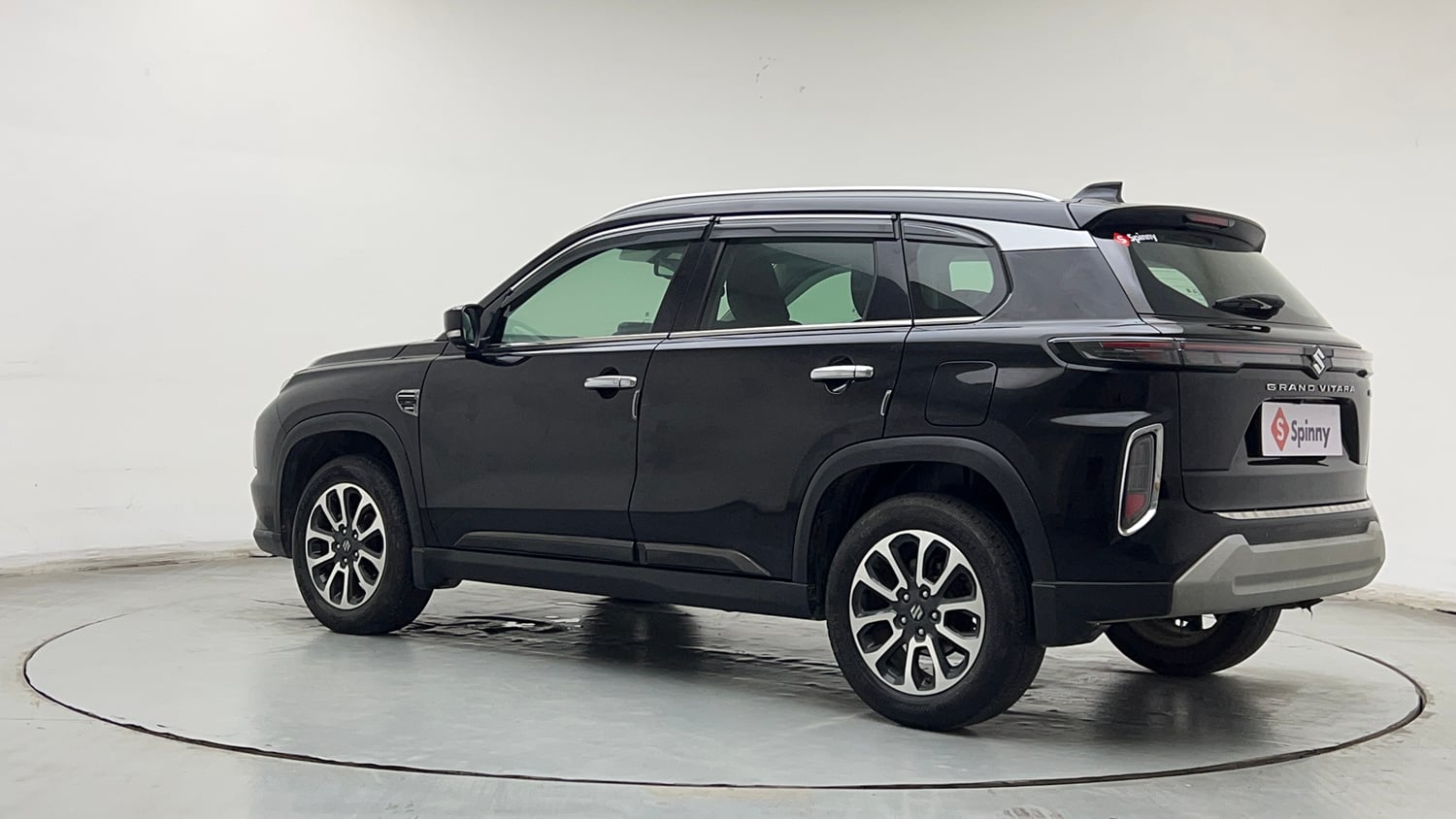 Used 2025 Maruti Suzuki Grand Vitara Zeta Smart Hybrid Petrol Manual exterior LEFT REAR CORNER VIEW