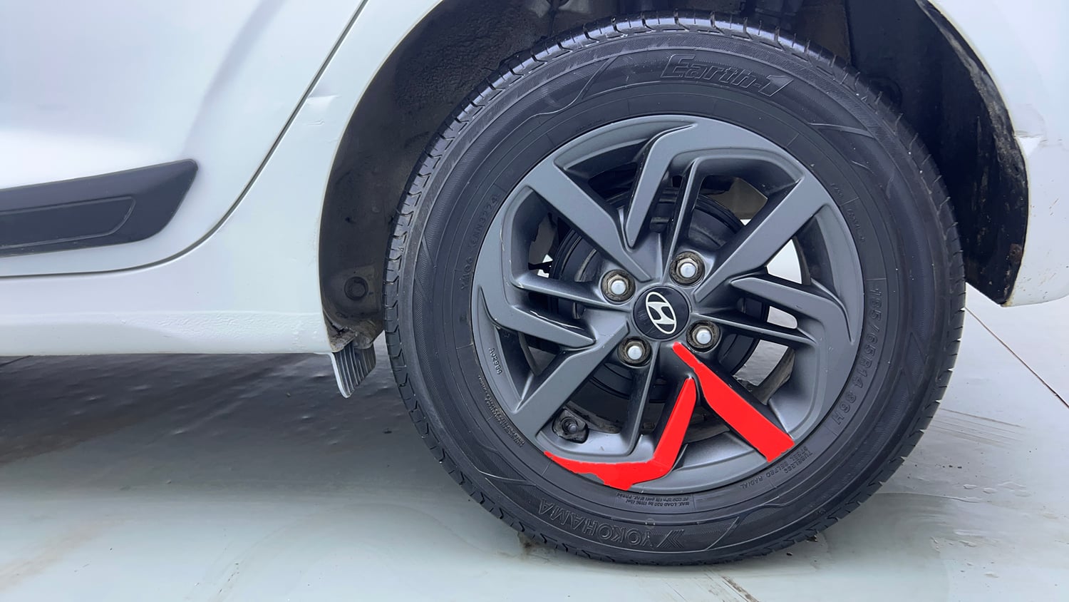 Used 2020 Hyundai Grand i10 Nios Sportz 1.2 Kappa VTVT Petrol Manual tyres LEFT REAR TYRE RIM VIEW