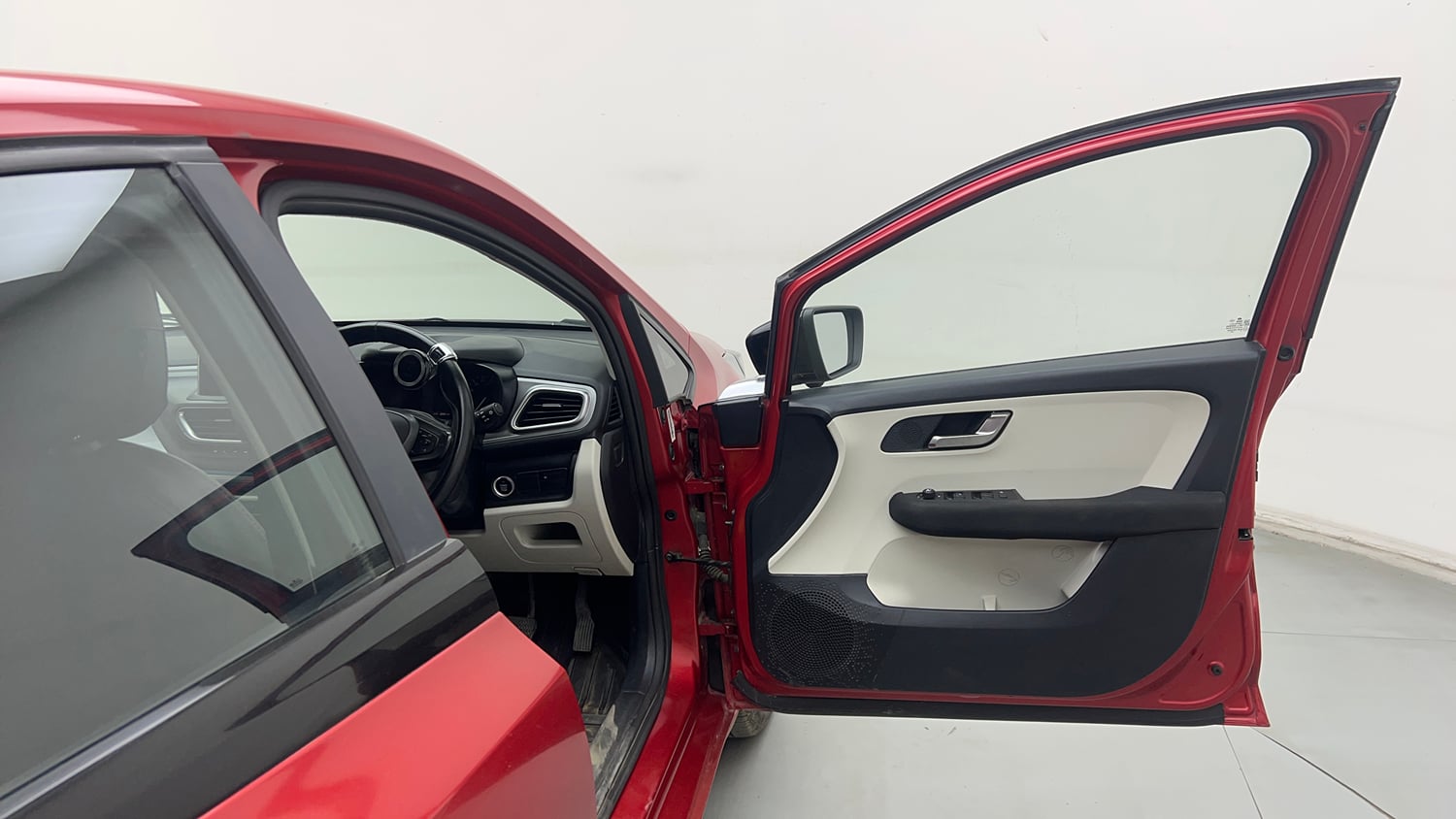 Used 2023 Tata Altroz XZA Petrol Petrol Automatic interior RIGHT FRONT DOOR OPEN VIEW