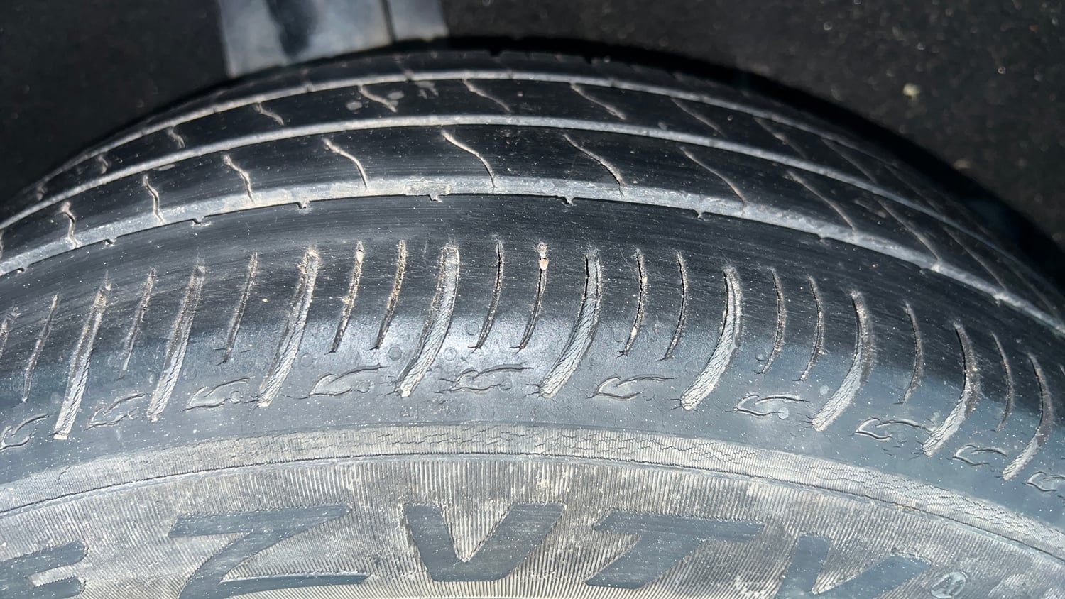 Used 2019 Maruti Suzuki Baleno Delta Petrol Manual tyres RIGHT REAR TYRE TREAD VIEW