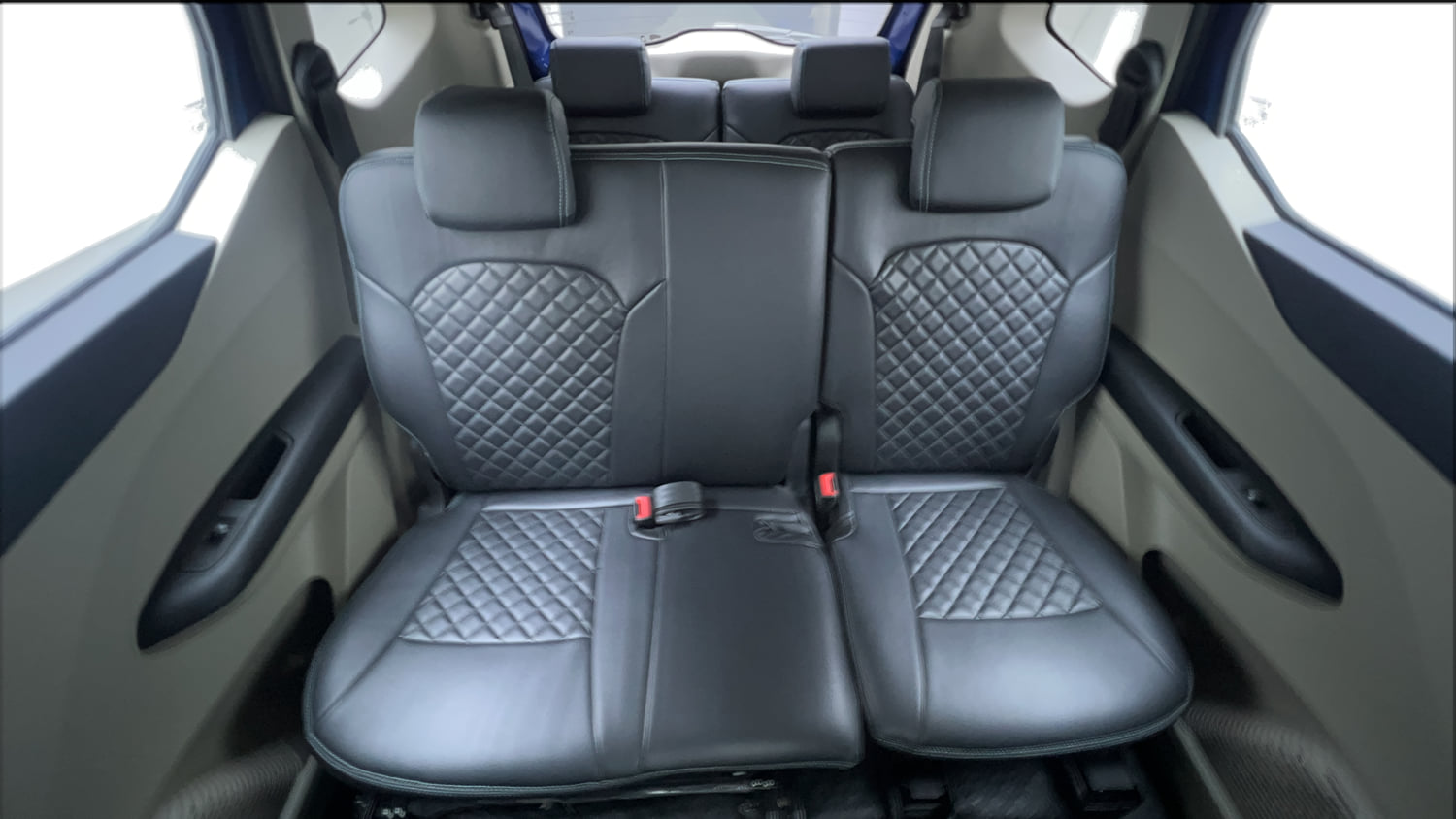 Used 2023 Renault Triber RXZ EASY-R AMT Petrol Automatic interior REAR SEAT CONDITION VIEW