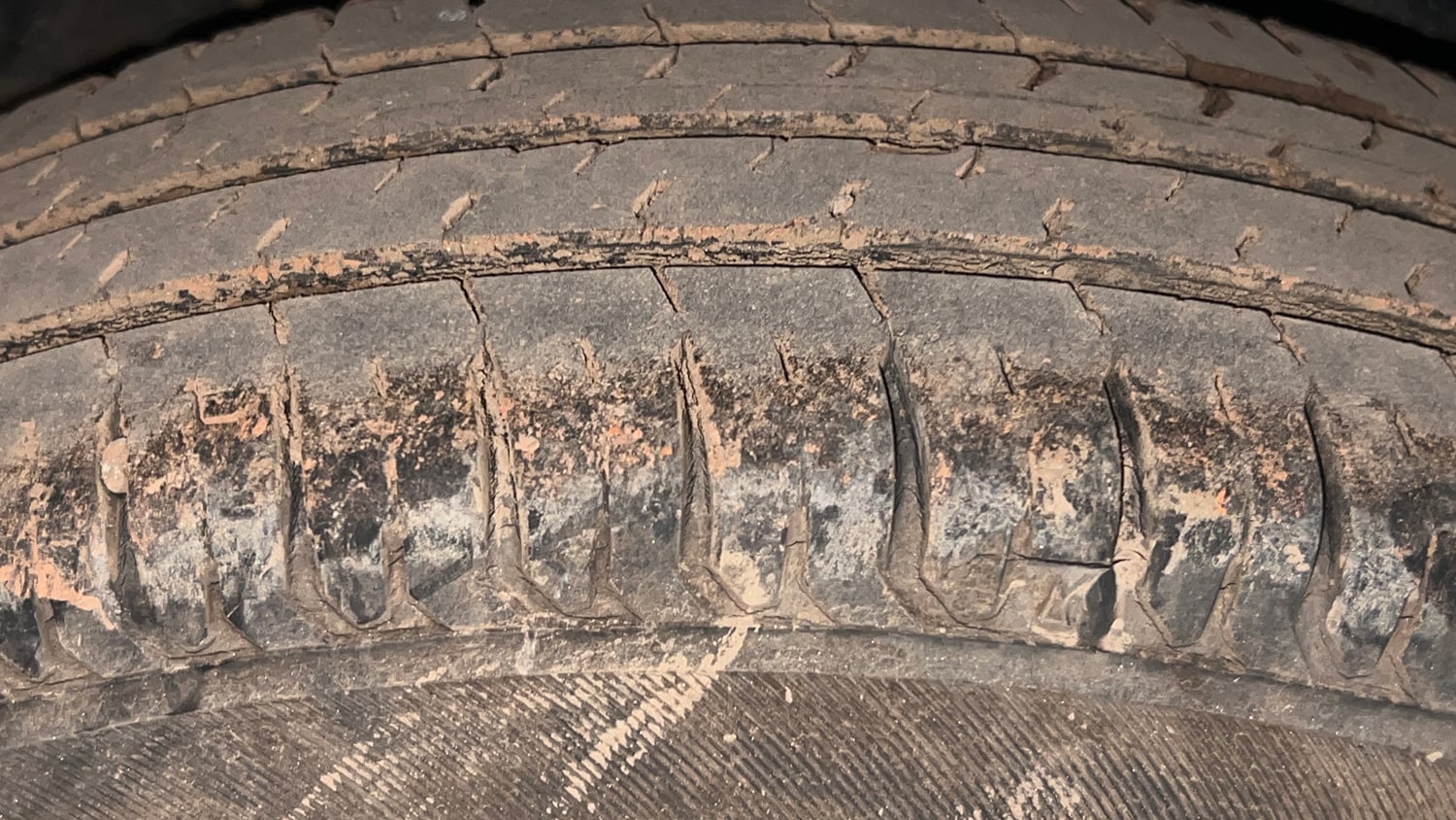 Used 2018 Maruti Suzuki Swift VXi Petrol Manual tyres RIGHT REAR TYRE TREAD VIEW