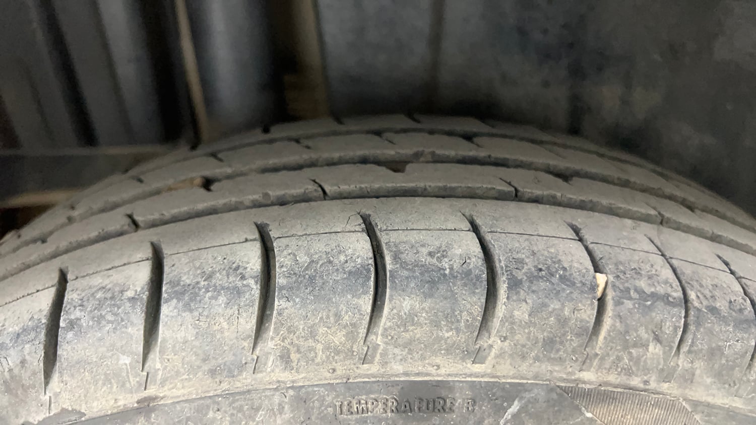 Used 2013 Maruti Suzuki Swift VDi Diesel Manual tyres RIGHT REAR TYRE TREAD VIEW