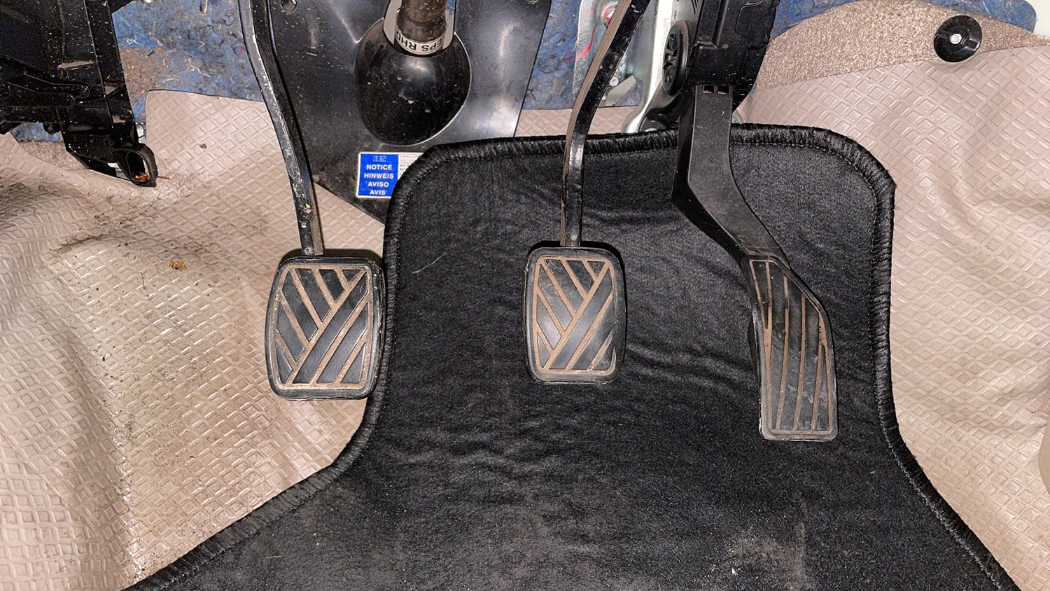 Used 2016 Maruti Suzuki Ertiga ZXI+ Petrol Manual interior PEDALS VIEW