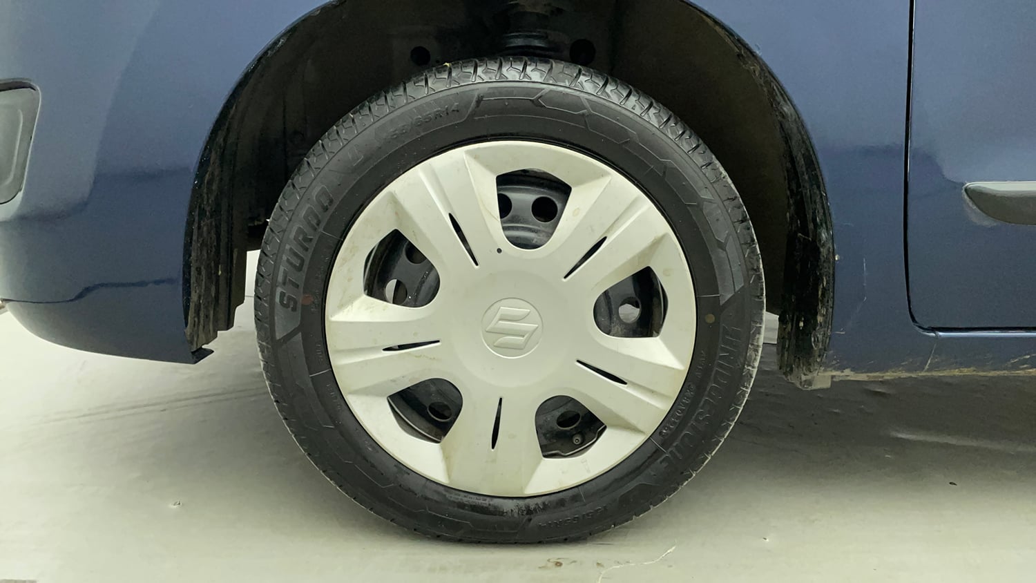 Used 2019 Maruti Suzuki Wagon R VXI Petrol Manual tyres LEFT FRONT TYRE RIM VIEW