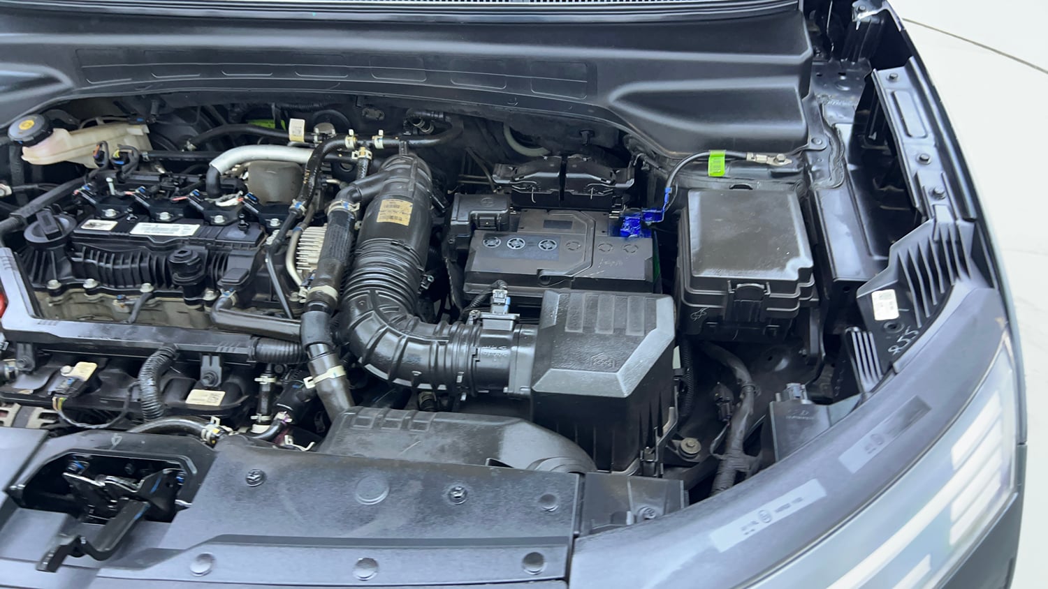 Used 2024 Hyundai Alcazar Executive 1.5 Petrol MT 7STR Petrol Manual engine ENGINE LEFT SIDE VIEW