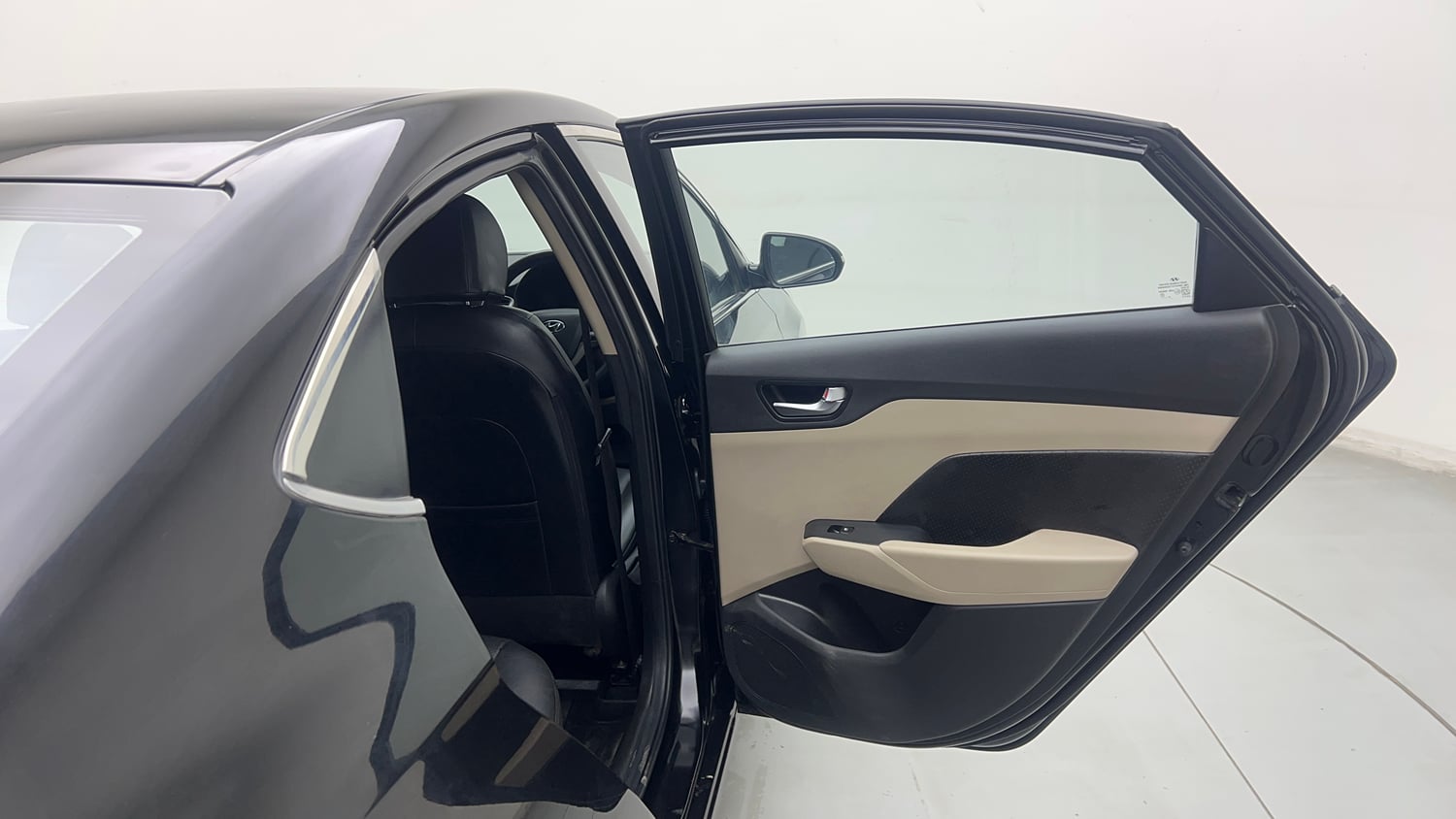 Used 2018 Hyundai Verna EX 1.6 VTVT AT Petrol Automatic interior RIGHT REAR DOOR OPEN VIEW