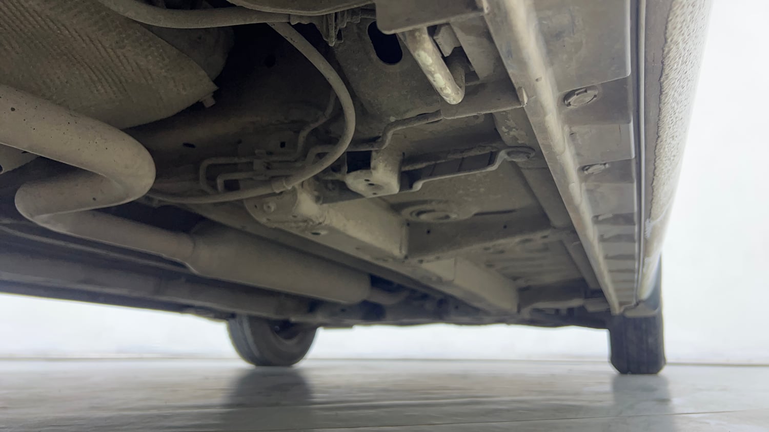 Used 2013 Maruti Suzuki Swift LXi Petrol Manual extra REAR RIGHT UNDERBODY VIEW
