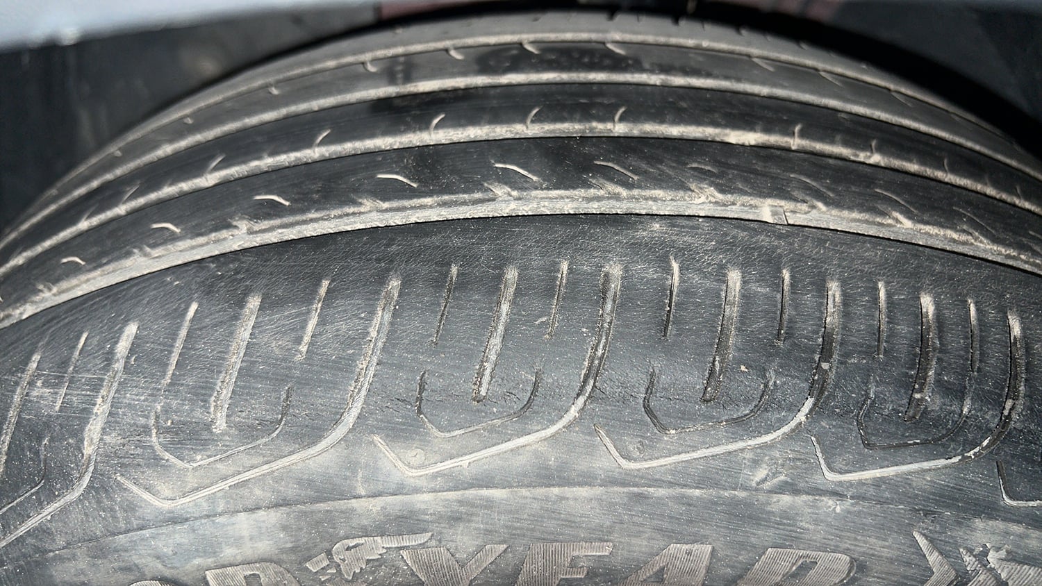 Used 2023 Volkswagen Taigun GT 1.5 TSI MT Petrol Manual tyres LEFT FRONT TYRE TREAD VIEW