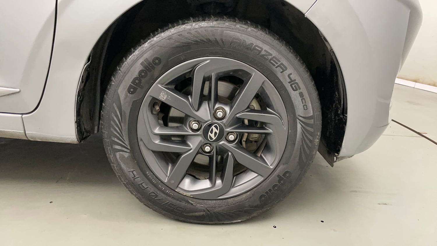 Used 2022 Hyundai Grand i10 Nios Sportz AMT 1.2 Kappa VTVT Petrol Automatic tyres RIGHT FRONT TYRE RIM VIEW