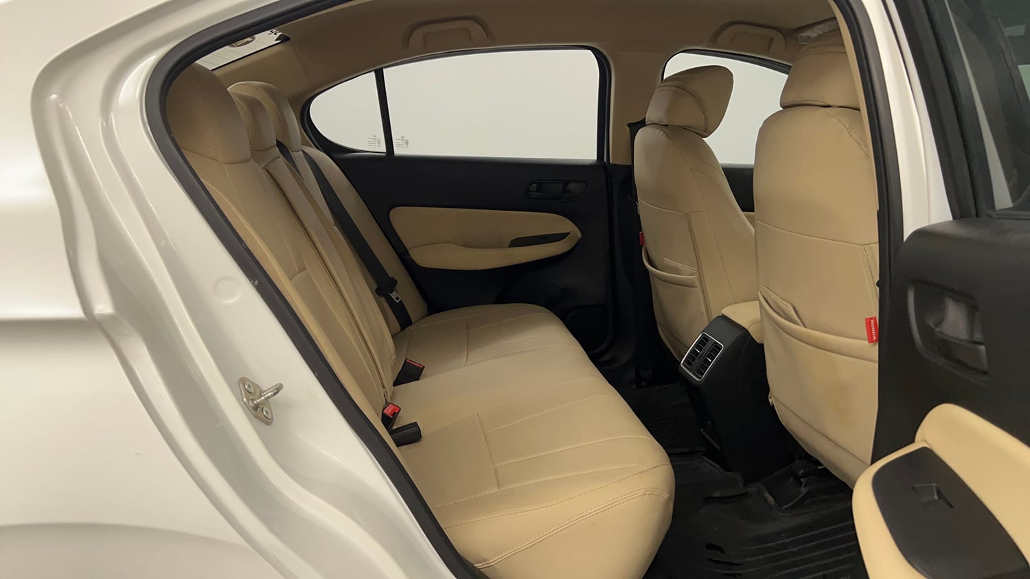 Used 2023 Honda City V CVT Petrol Petrol Automatic interior RIGHT SIDE REAR DOOR CABIN VIEW