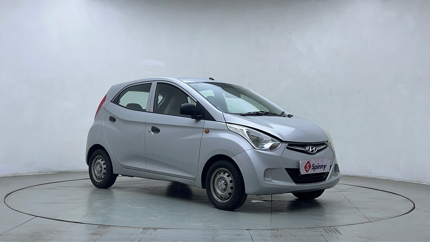 Used 2018 Hyundai Eon Era + Petrol Manual exterior RIGHT FRONT CORNER VIEW