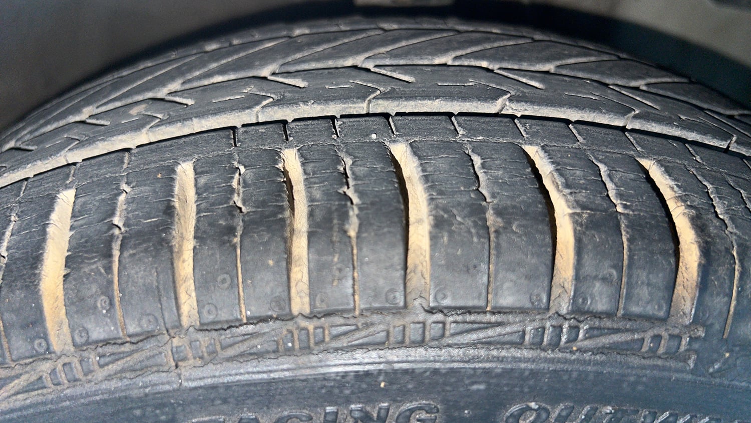 Used 2018 Hyundai Eon Era + Petrol Manual tyres RIGHT FRONT TYRE TREAD VIEW