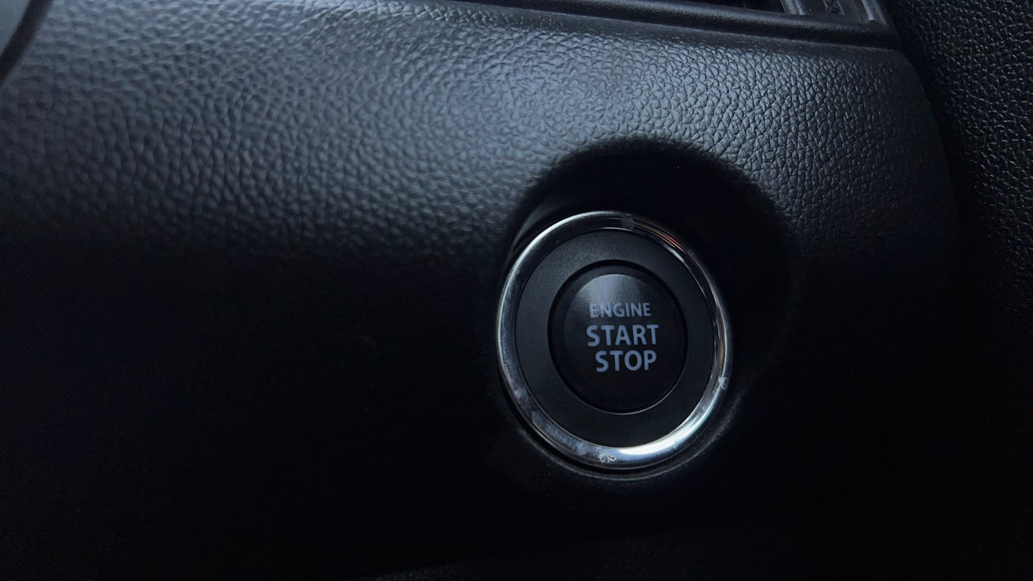 Used 2023 Maruti Suzuki Swift ZXi Plus AMT Dual Tone Petrol Automatic top_features Keyless start