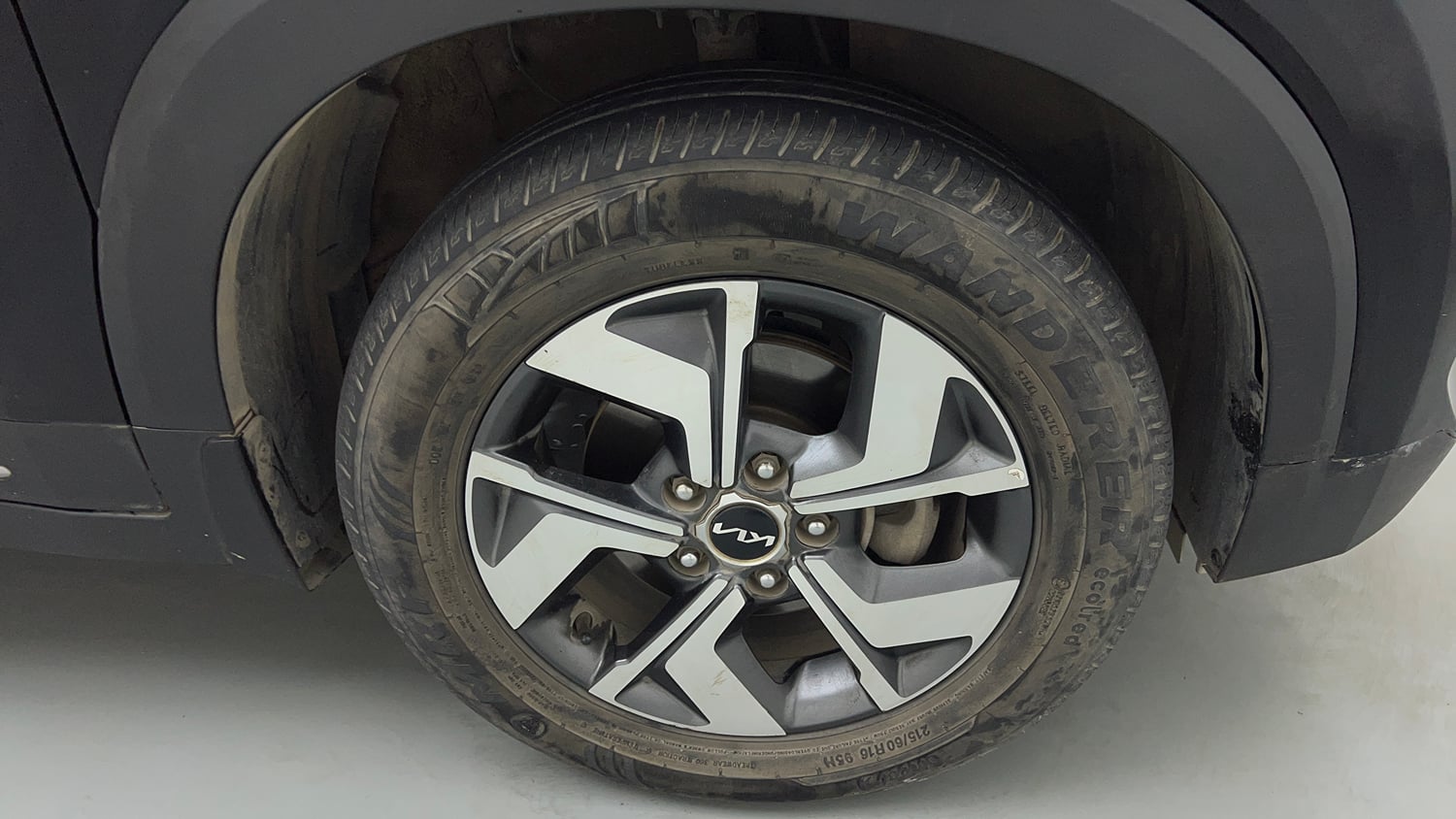 Used 2021 Kia Sonet HTX 1.0 iMT Petrol Manual tyres RIGHT FRONT TYRE RIM VIEW