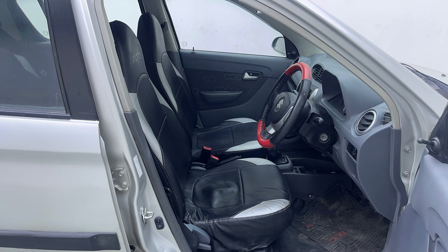 Used 2015 Maruti Suzuki Alto 800 LXi Anniversary Edition Petrol Manual interior RIGHT SIDE FRONT DOOR CABIN VIEW