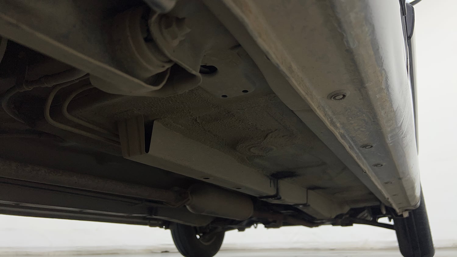 Used 2013 Maruti Suzuki Wagon R LXI CNG Cng Manual extra REAR RIGHT UNDERBODY VIEW