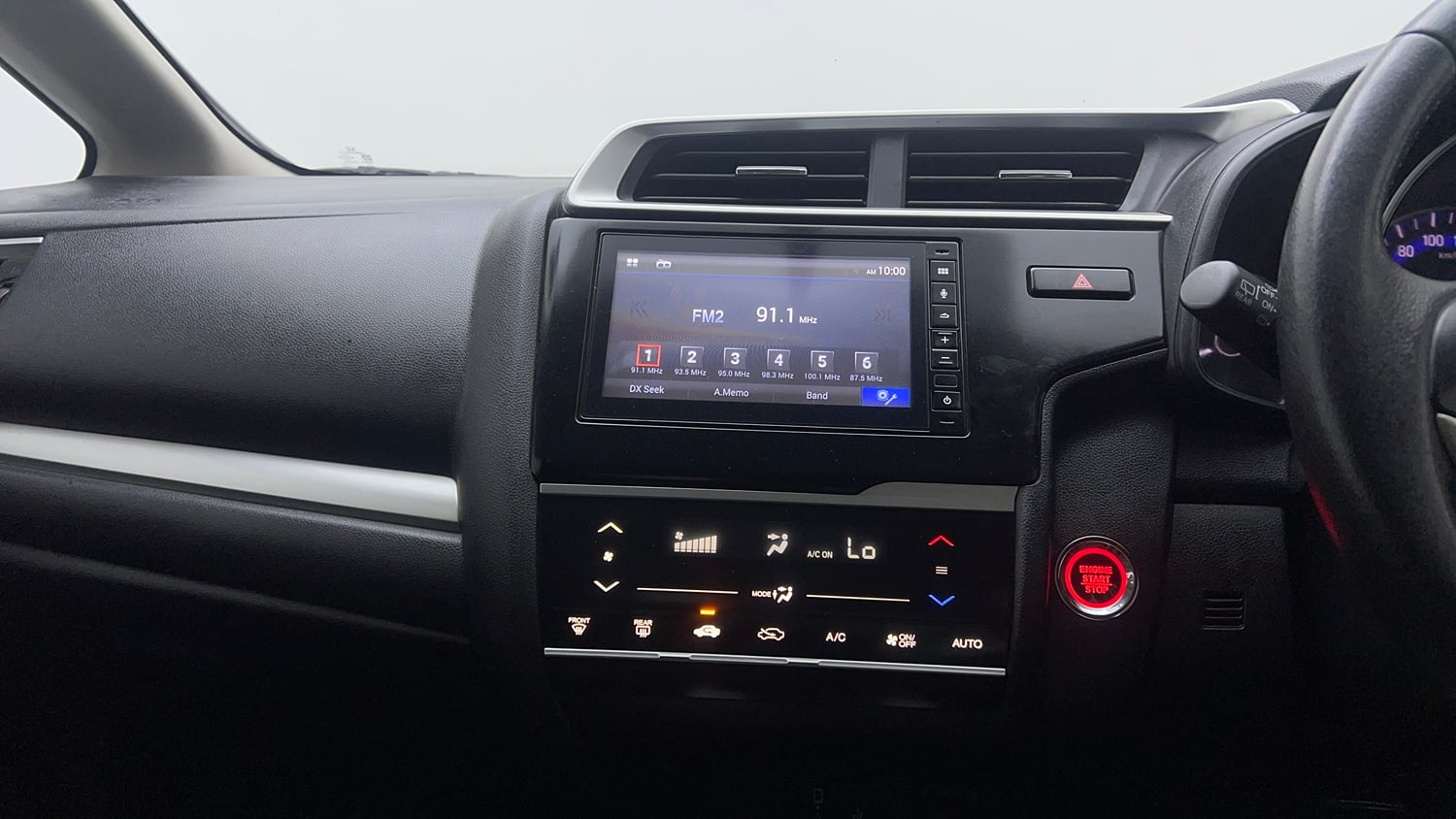 Used 2022 Honda WR-V VX MT Petrol Petrol Manual top_features Integrated (in-dash) music system
