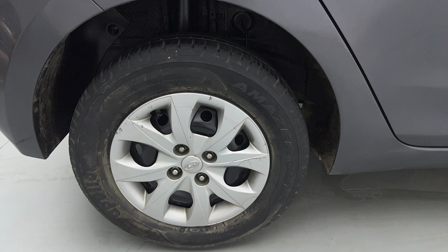 Used 2019 Hyundai Elite i20 Magna Plus 1.2 Petrol Manual tyres RIGHT REAR TYRE RIM VIEW