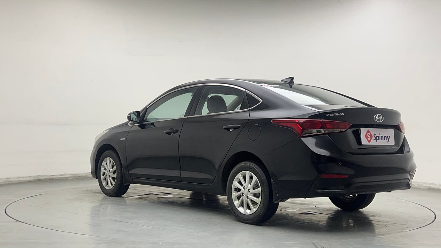 Used 2018 Hyundai Verna EX 1.6 VTVT AT Petrol Automatic exterior LEFT REAR CORNER VIEW