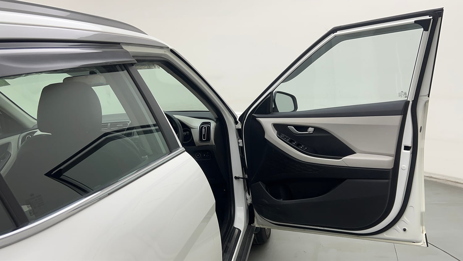 Used 2022 Hyundai Creta SX 1.5 Petrol Executive Petrol Manual interior RIGHT FRONT DOOR OPEN VIEW
