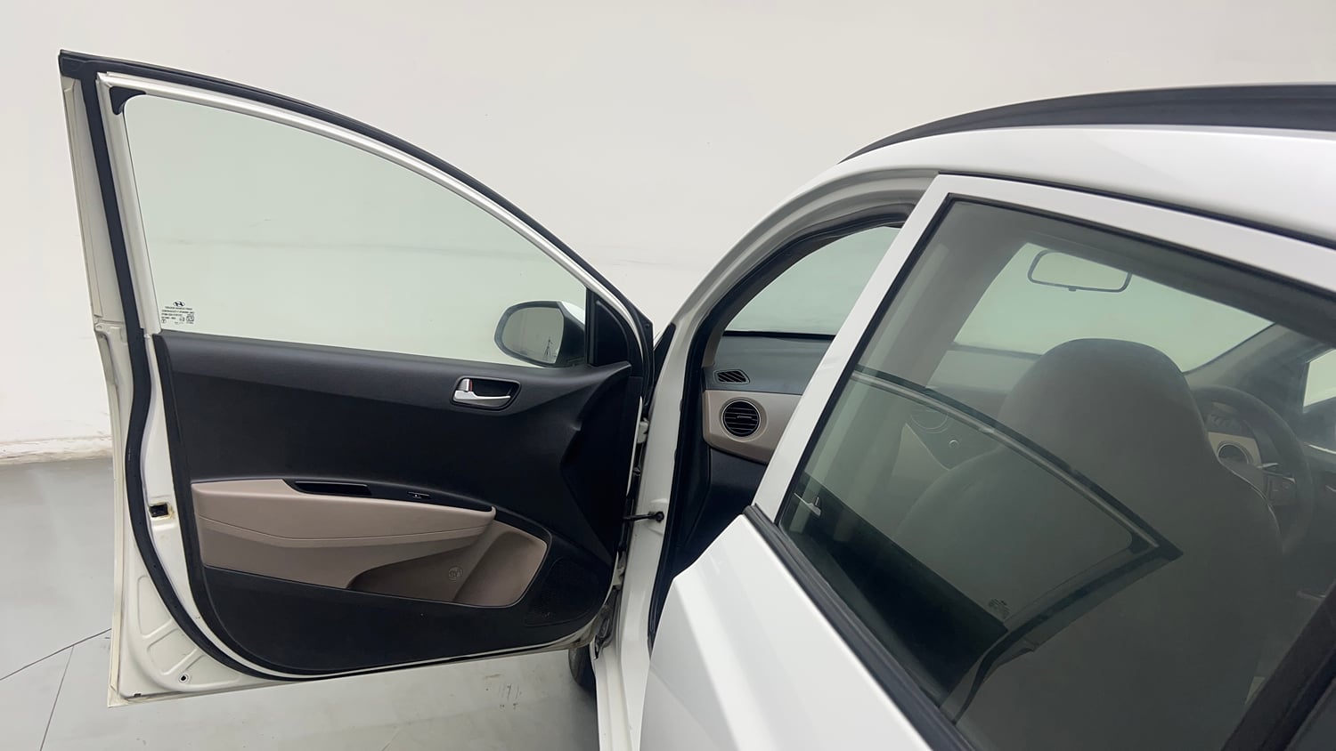 Used 2016 Hyundai Grand i10 Asta 1.2 Kappa VTVT Petrol Manual interior LEFT FRONT DOOR OPEN VIEW