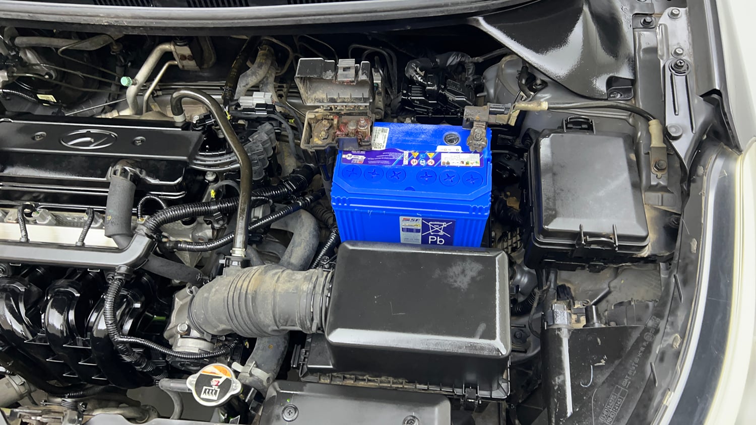 Used 2015 Hyundai Elite i20 Sportz 1.2 Petrol Manual engine ENGINE LEFT SIDE VIEW