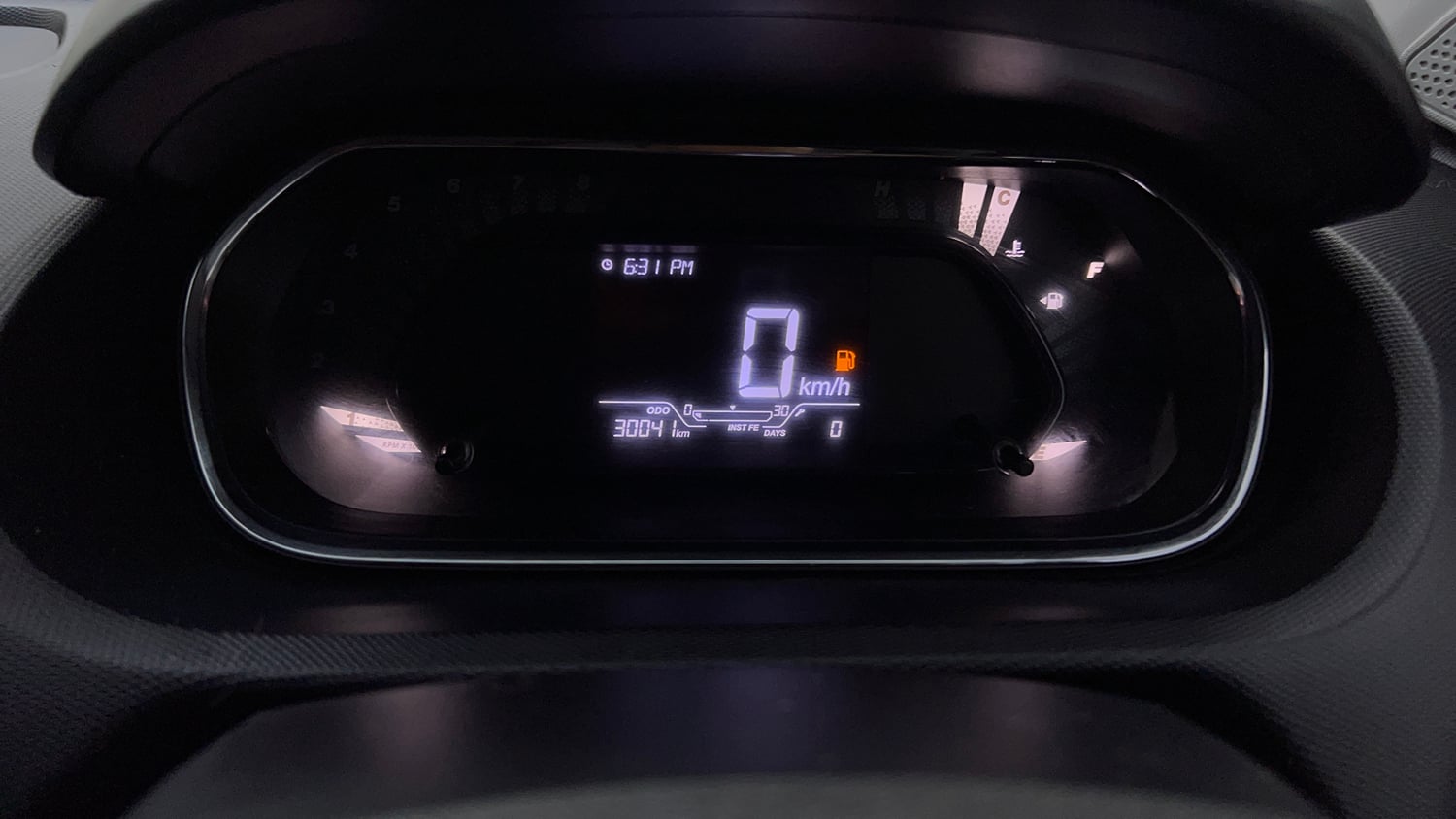 Used 2021 Tata Tiago XT Petrol Manual interior CLUSTERMETER VIEW