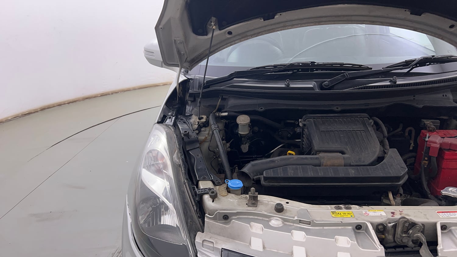 Used 2016 Maruti Suzuki Swift Dzire VXI Petrol Manual engine ENGINE RIGHT SIDE HINGE & APRON VIEW