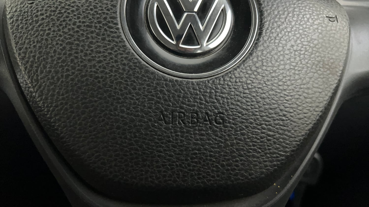 Used 2016 Volkswagen Polo Comfortline 1.2L (P) Petrol Manual top_features Airbags