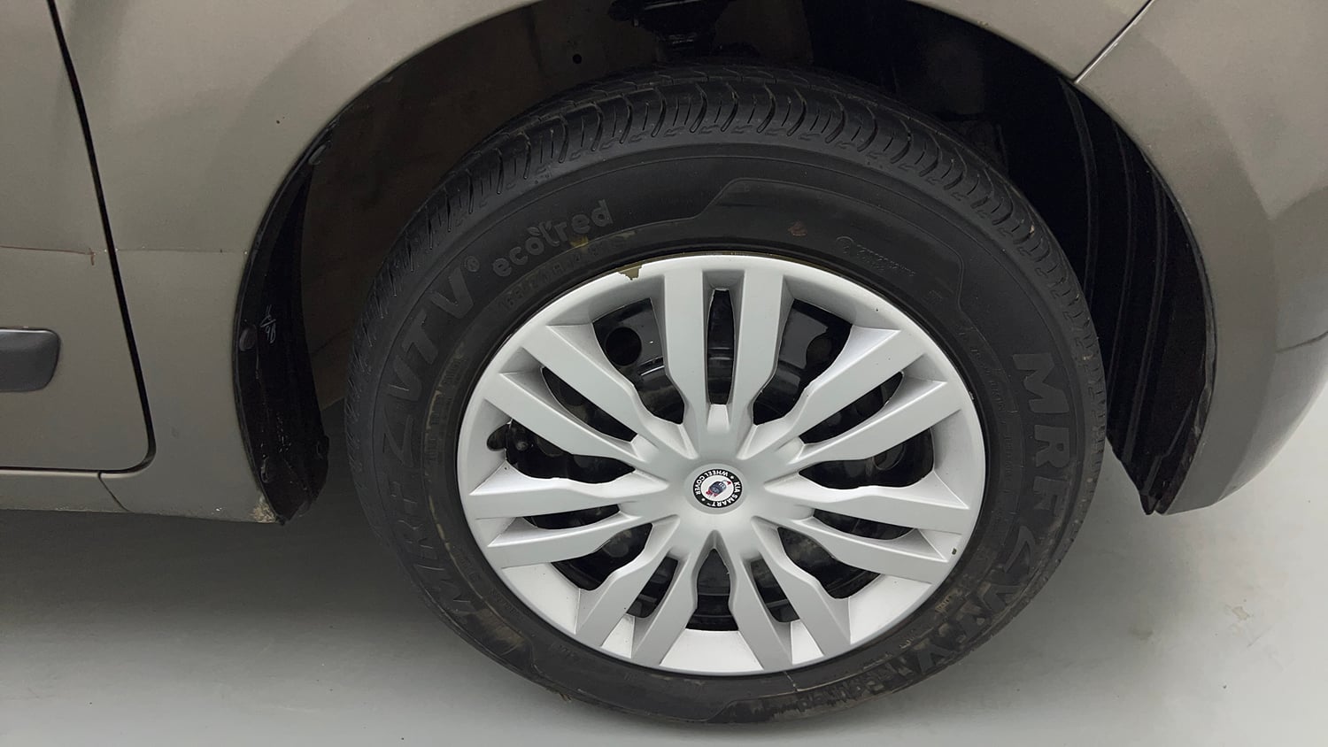 Used 2024 Maruti Suzuki Wagon R VXI 1.0 CNG Cng Manual tyres RIGHT FRONT TYRE RIM VIEW