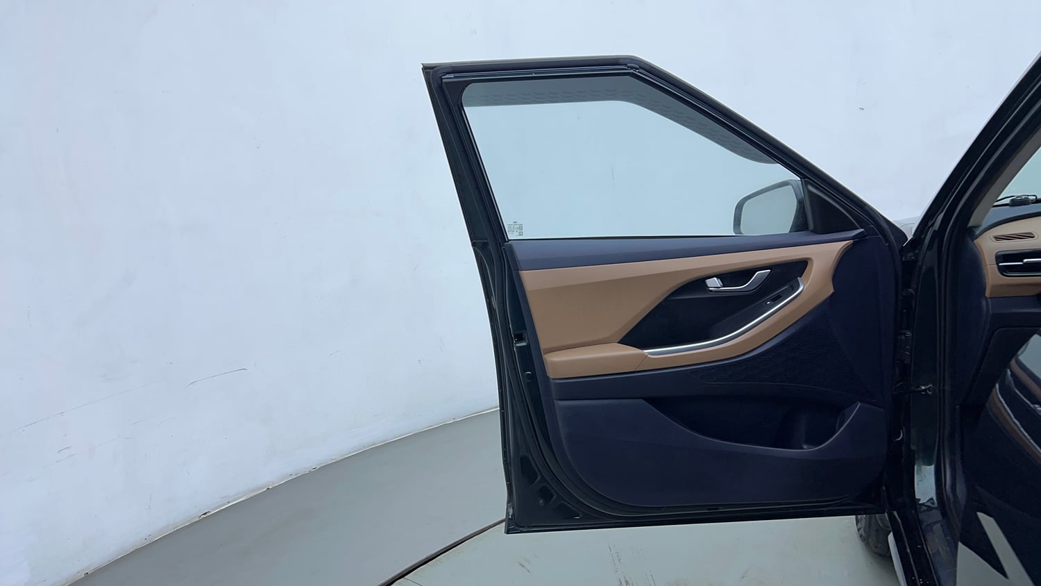 Used 2024 Hyundai Alcazar Executive 1.5 Petrol MT 7STR Petrol Manual interior LEFT FRONT DOOR OPEN VIEW