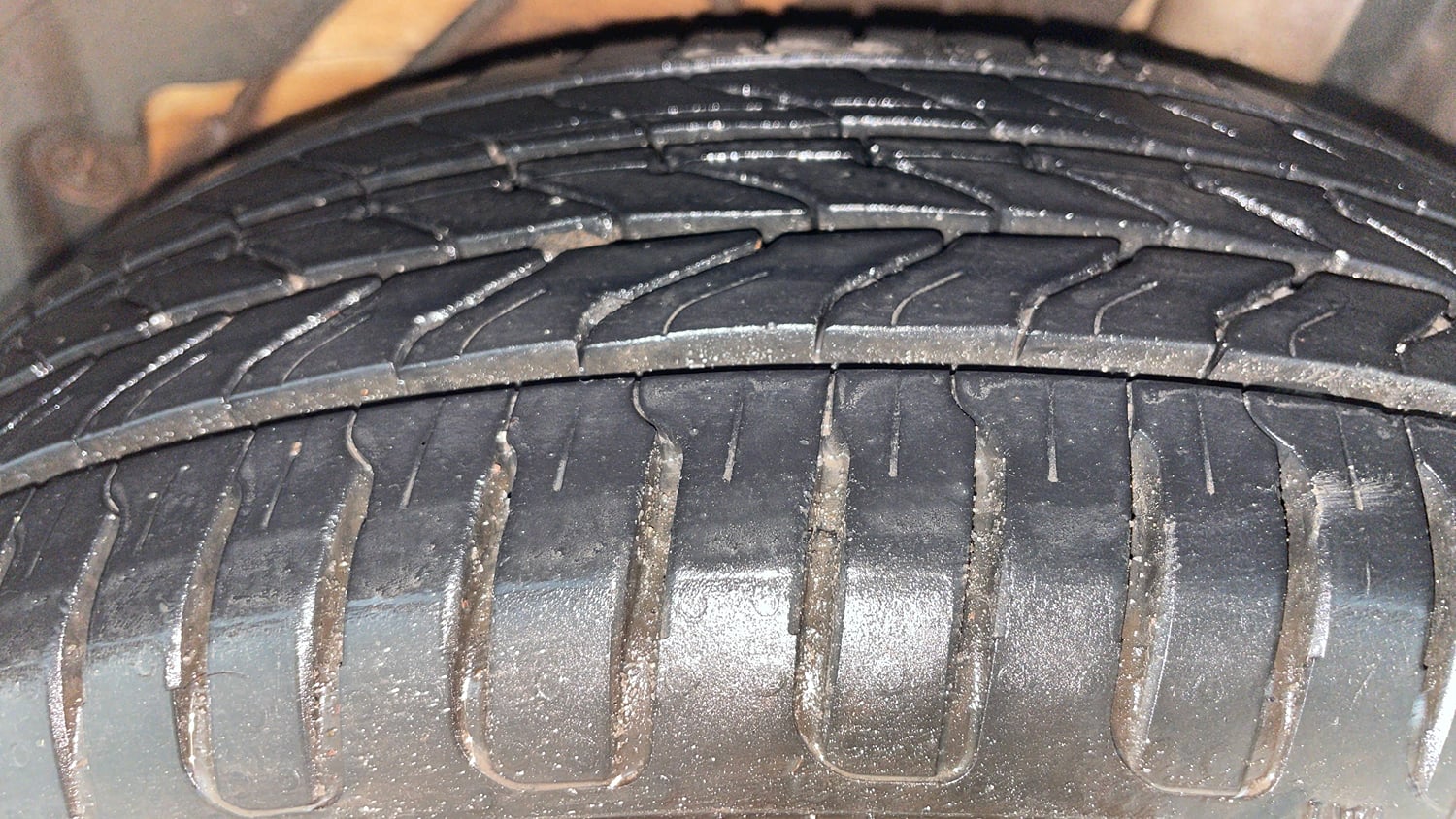 Used 2017 Ford Figo Titanium 1.5 Ti-VCT AT Petrol Automatic tyres LEFT REAR TYRE TREAD VIEW