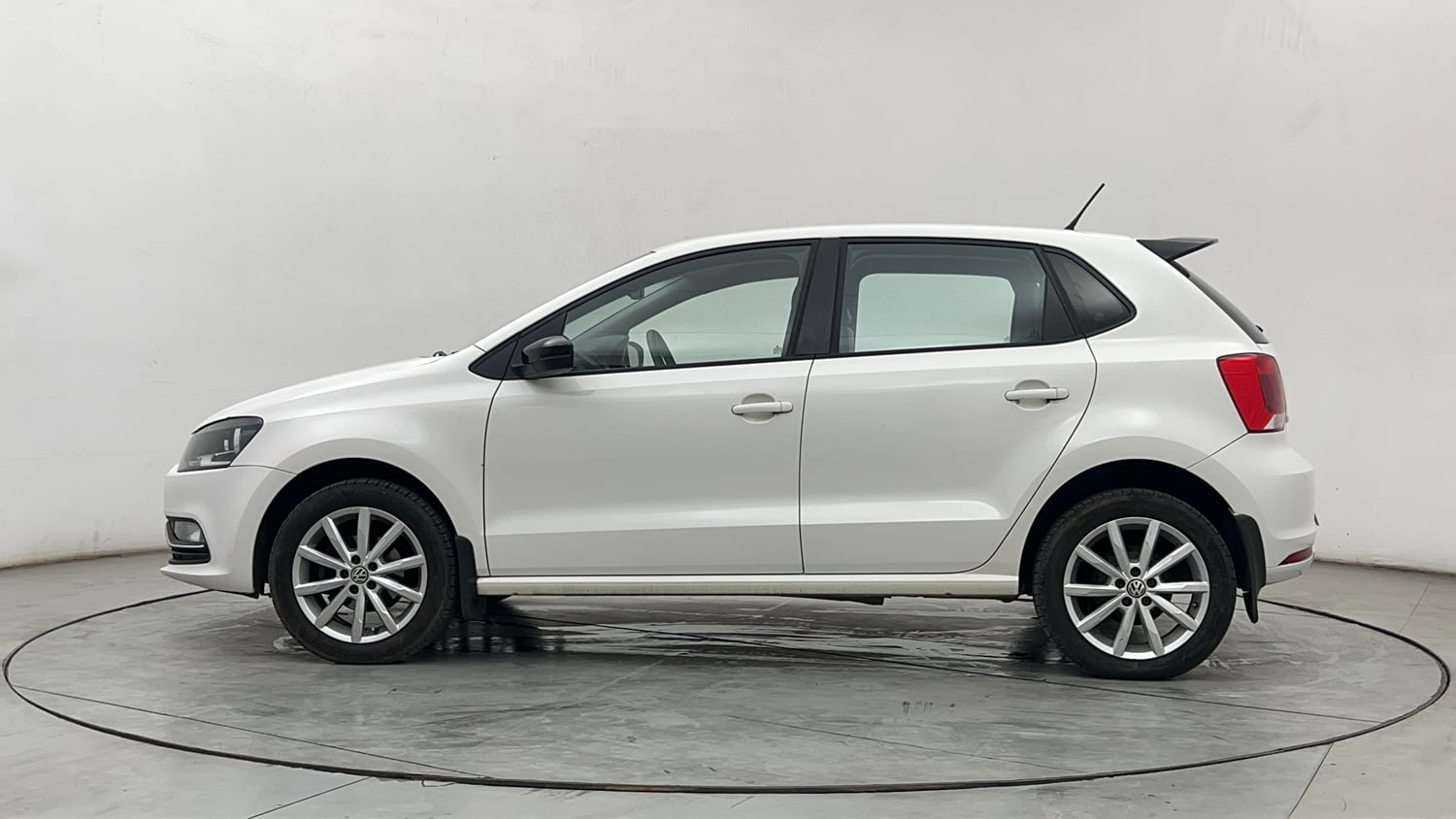 Used 2018 Volkswagen Polo Highline Plus 1.5 (D) 16 Alloy Diesel Manual exterior LEFT SIDE VIEW