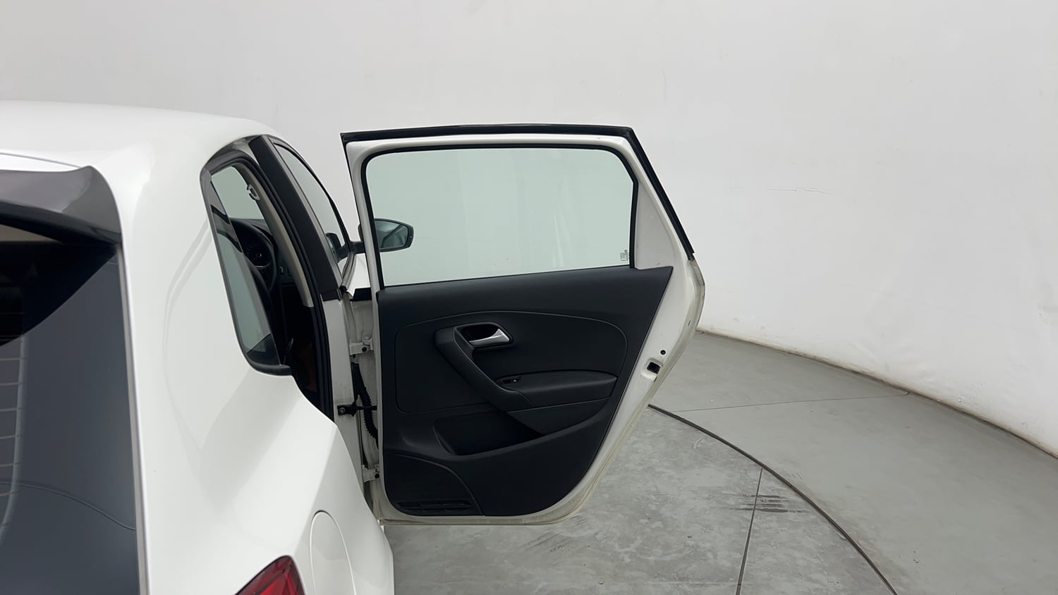 Used 2018 Volkswagen Polo Highline Plus 1.5 (D) 16 Alloy Diesel Manual interior RIGHT REAR DOOR OPEN VIEW