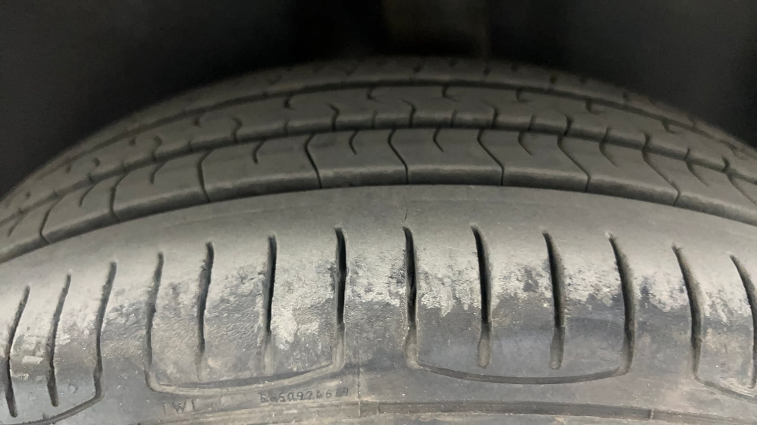 Used 2016 Volkswagen Ameo Highline1.2L (P) Petrol Manual tyres LEFT REAR TYRE TREAD VIEW