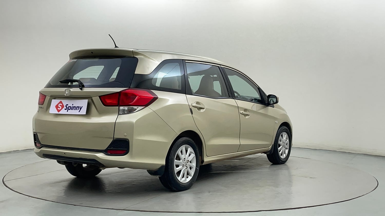 Used 2014 Honda Mobilio V Petrol Petrol Manual exterior RIGHT REAR CORNER VIEW